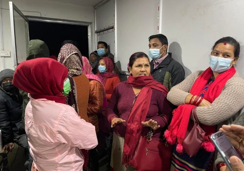 ‘गृहमन्त्रीको निर्देशन’मा मध्यरातमा मतदाता नामावली संकलन, विराेधमा एमालेले गर्‍याे प्रशासनमा तालाबन्दी
