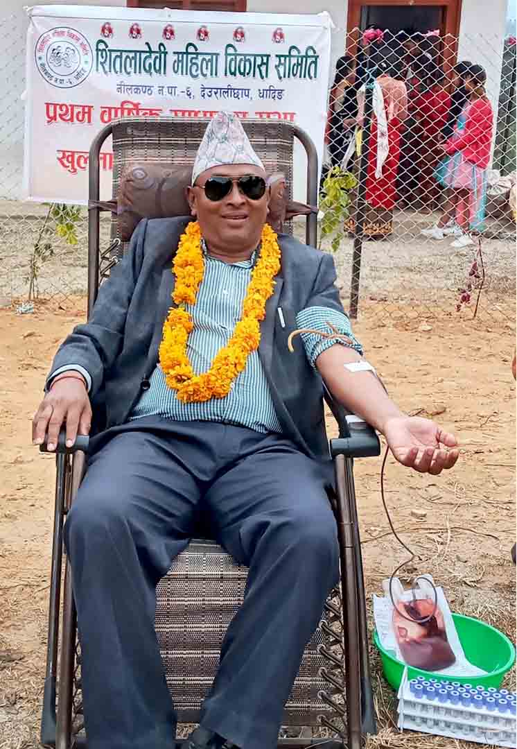 नारायण कुमार श्रेष्ठ(एम्बुलेन्स अंकल)ले गरे ५१ औं पटक रक्तदान