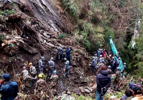 तिप्लिङ पहिरोमा बेपत्ता मध्ये एकको शव फेला,अन्य २ जना अझै अज्ञात:खोजी जारी