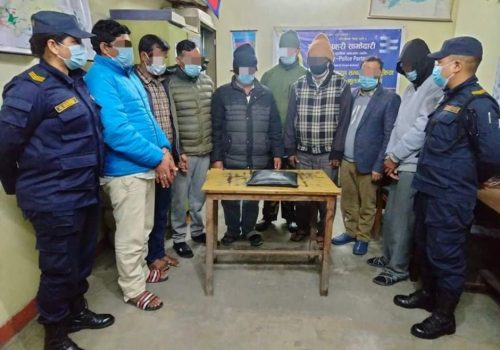 युरेनियमजस्तो पदार्थ बिक्री गर्ने क्रममा कांग्रेस नेतासहित आठ पक्राउ