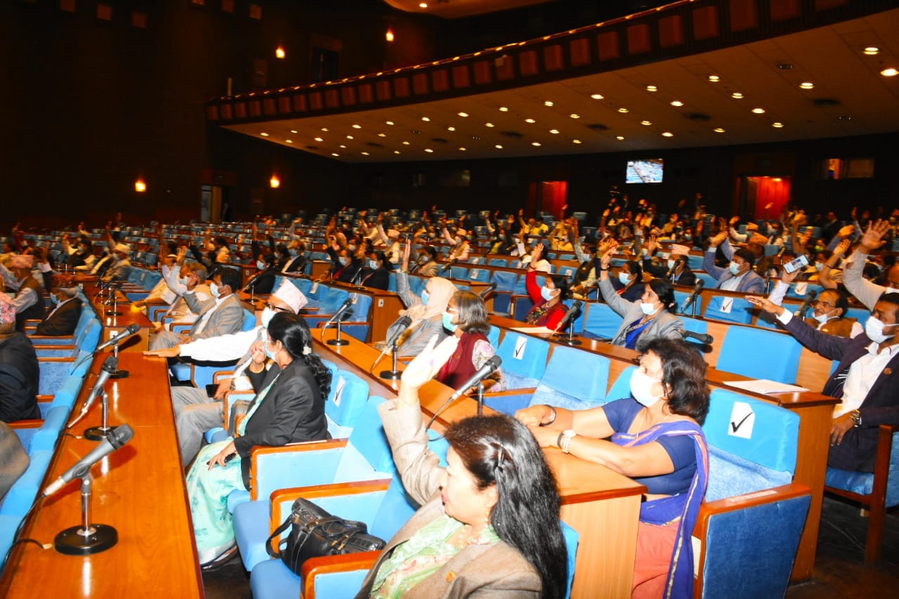 आज बस्ने संसद् बैठकमा आफ्ना सांसदहरूलाई अनिवार्य उपस्थित हुन कांग्रेसको निर्देशन