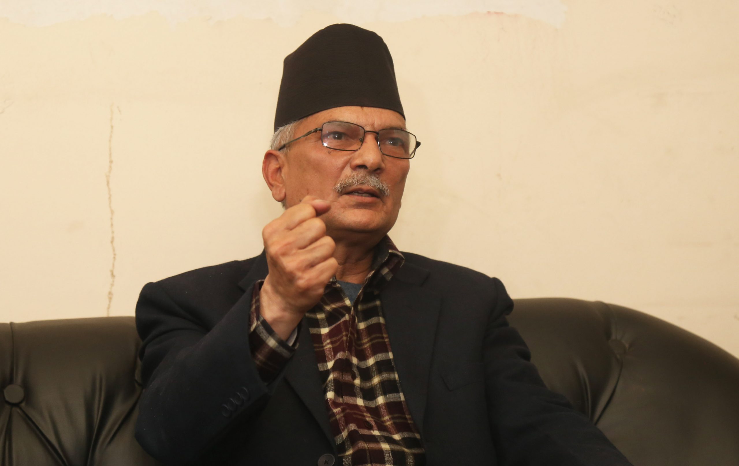 एमसीसी पास गर्न बाबुराम भट्टराईले दिए दुई विकल्प