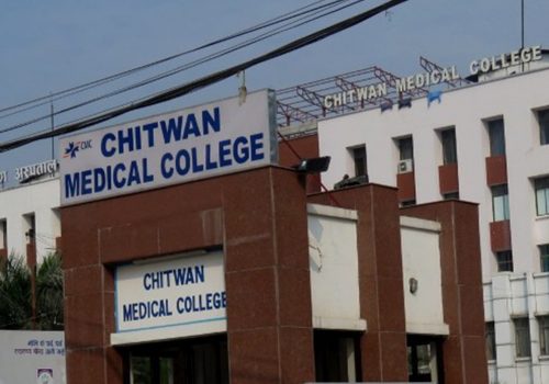 ५० प्रतिशत बिरामी रिफरका