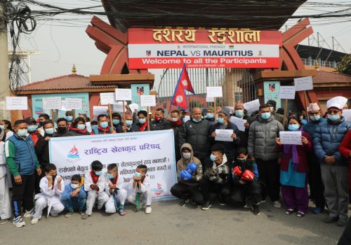राखेप सदस्यसचिव विवाद अन्त्यकाे माग गर्दै विरोध र्‍याली