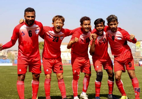 बी डिभिजन लिगः १४ खेलमा ५० गोल