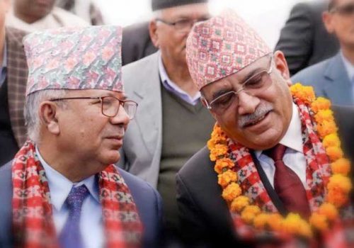 दोधारमा माओवादी र एकीकृत समाजवादीः न कांग्रेसको साथ, न एमालेको विश्वास