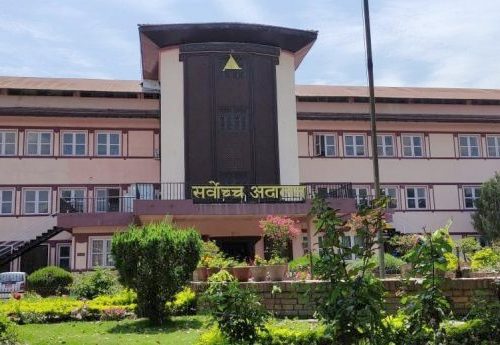 निर्वाचनमा मनोनयन दर्ताअघि जनप्रतिनिधिले राजीनामा गर्नुपर्ने प्रावधान कार्यान्वयन नगर्न सर्वोच्चको आदेश