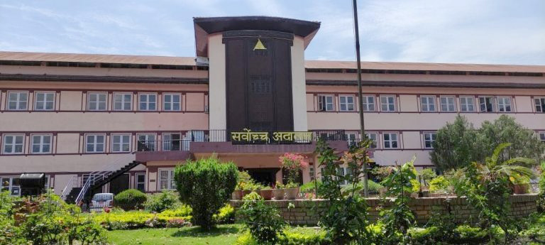 ओली विपक्षी रहेकाे मन्त्रिपरिषद् विस्तारसम्बन्धी मुद्दामा आज सुनुवाइ हुँदै