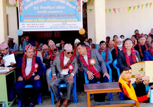 रुखमा डेरा बनाएर भर्चुअल कक्षामा सहभागी छात्रलाई वर्ष चर्चित विद्यार्थीको उपाधि