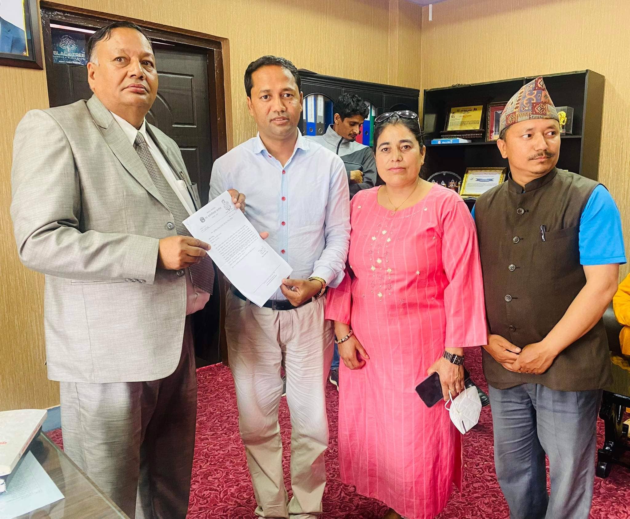 बहुप्राविधिक विद्यालय निर्माणको लागि बजेट माग्न उप-मेयर विश्वकर्माले भेटे मन्त्री