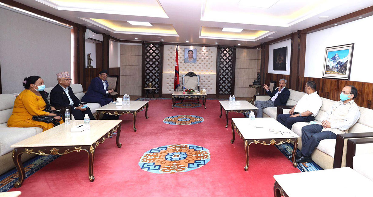 गठबन्धनबीच सिट बाँडफाँटमा सहमति जुटाउन शिर्ष नेताहरुको बैठक बस्दै