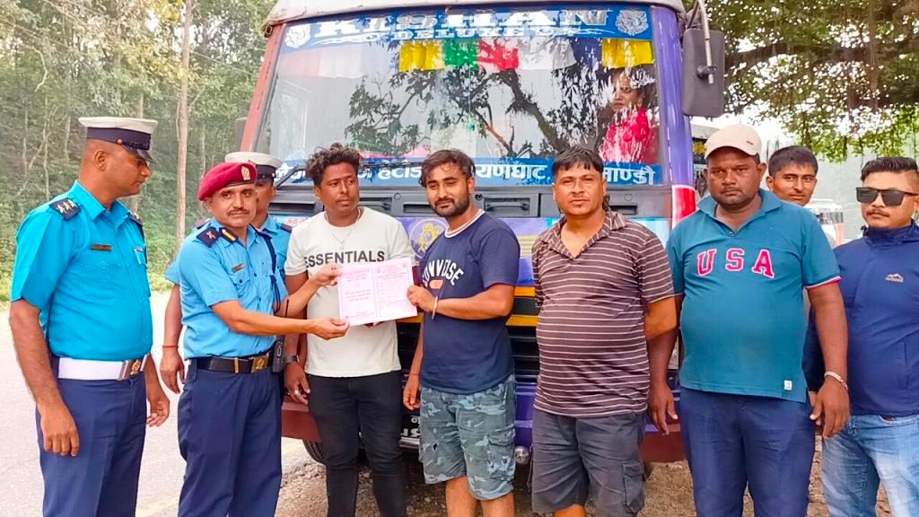 सवारी दुर्घटना न्यूनिकरणको लागि बागमती प्रदेश अन्तर्गतका प्रमुख राजमार्गमा टायम कार्ड लागु