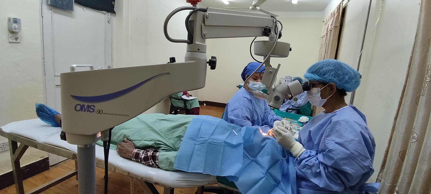 मोतिया विन्दु भएका र आँखामा मासु पलाएका ६३ जनाको आँखाको शल्यक्रिया