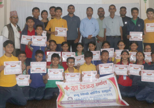 धादिङको न्यु किबो बोर्डिङ स्कुलमा विद्यालय स्तरिय आधारभुत प्राथमिक उपचार तालिम